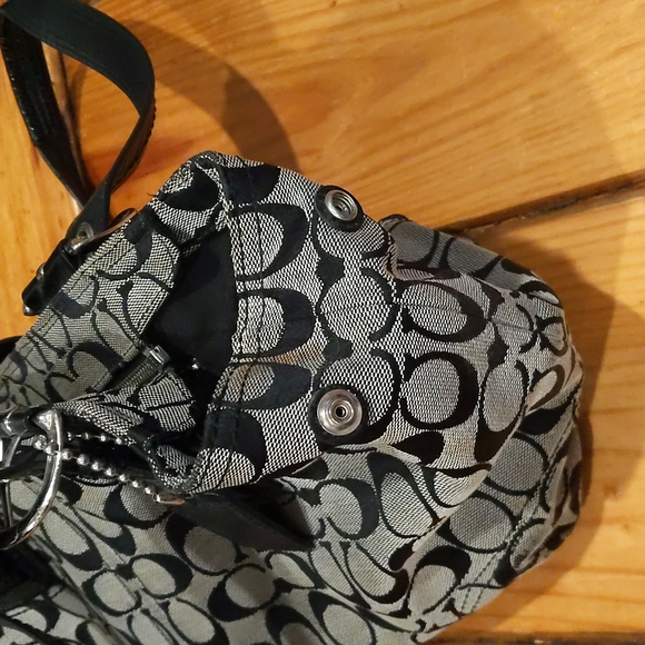 Coach Soho Pleated Tote Signature Shoulder Bag - Picture 6 of 7